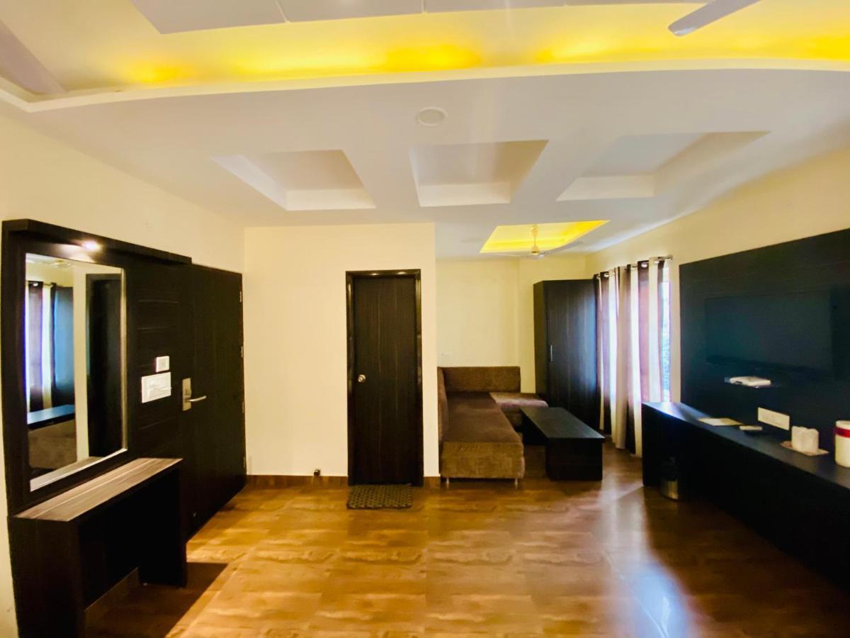 Hotel Kabir Residency Амритсар Экстерьер фото